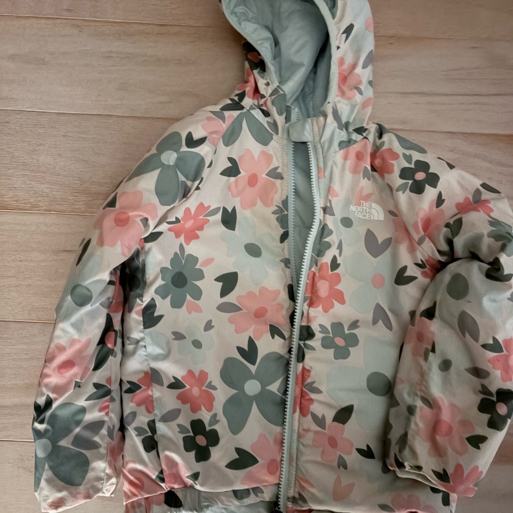 The North Face Kids Reversible Puffer - light blue and floral